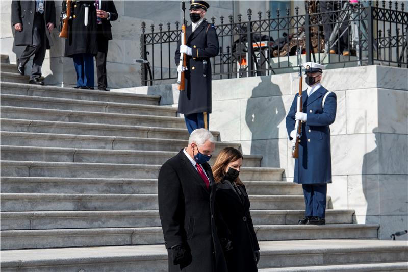 Pence: Trump griješi u tome da sam mogao poništiti izbore 2020.