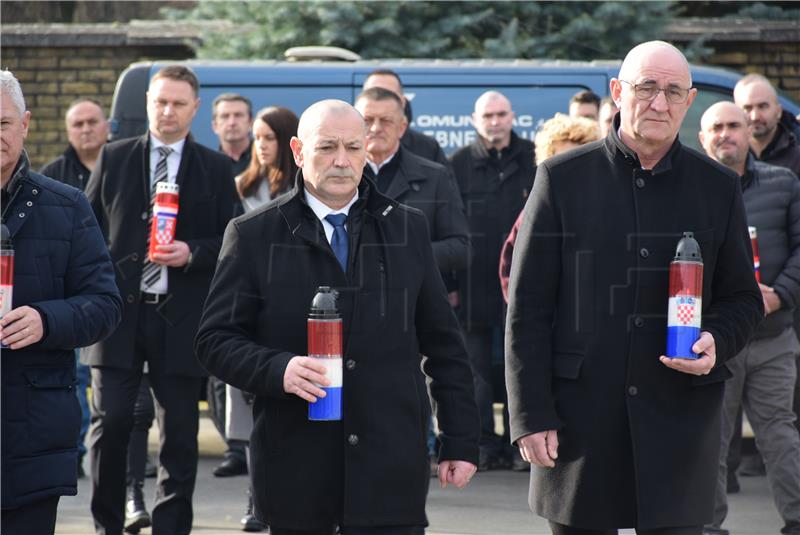 Tomo Medved na obilježavanju 30. godišnjice ukopa branitelja poginulih u Kusonjama