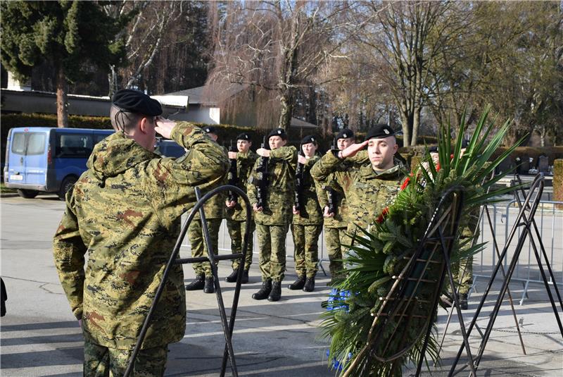 Tomo Medved na obilježavanju 30. godišnjice ukopa branitelja poginulih u Kusonjama