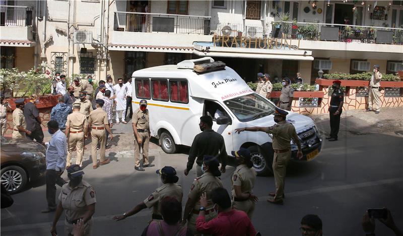 INDIA LEGENDARY SINGER LATA MANGEGSHKAR DIED