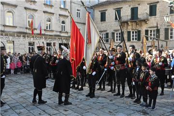 Molitvom i kolom Bokeljske mornarice 1213. put odana počast sv. Tripunu