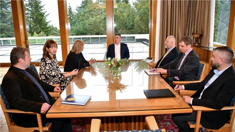 President receives authors of book on Croatian diplomacy