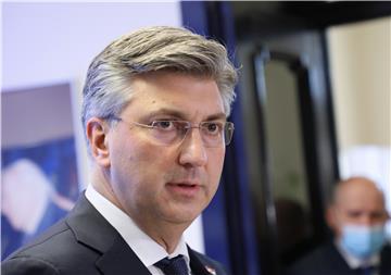 Plenković: Osnovni benzin se zamrzava na 11,37, dizel na 11,29 kuna