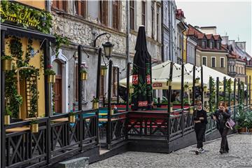 Poljska razmatra ukidanje covid mjera u ožujku