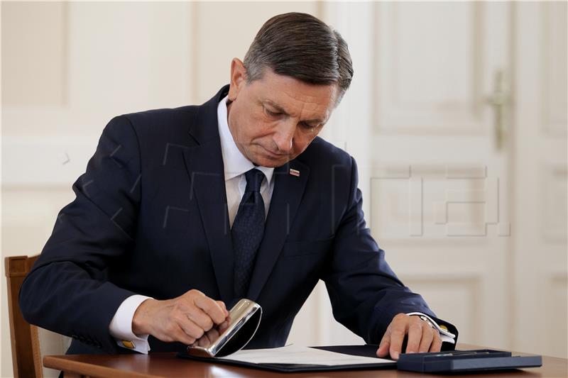 Slovenija: Pahor potpisao odluku o parlamentarnim izborima 24. travnja