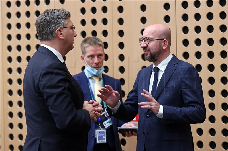 PM Plenković meets European Council President in France