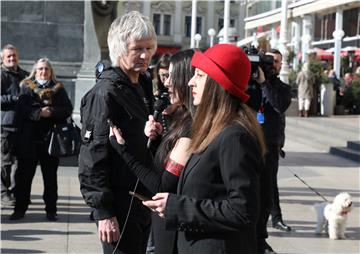 Performans "Milijarda ustaje protiv nasilja nad ženama"