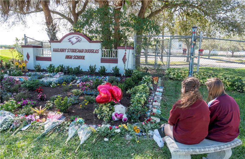 ГОДИШНИНА НА ПУКАЊЕТО ВО ПАРКЛАНД, САД