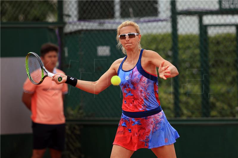 WTA Dubai: Darija Jurak Schreiber poražena na startu turnira parova