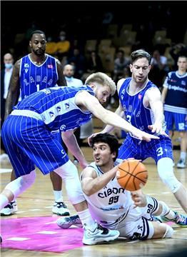 Polufinalni susret hrvatskog košarkaškog kupa "Krešimir Ćosić" Cibona - Zadar 