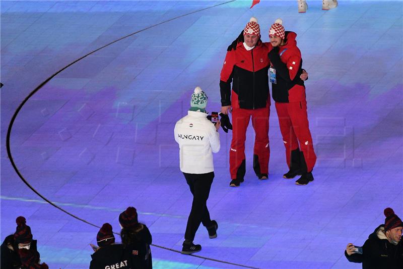 Tena Hadžić nosila hrvatsku zastavu na zatvaranju ZOI Peking 2022