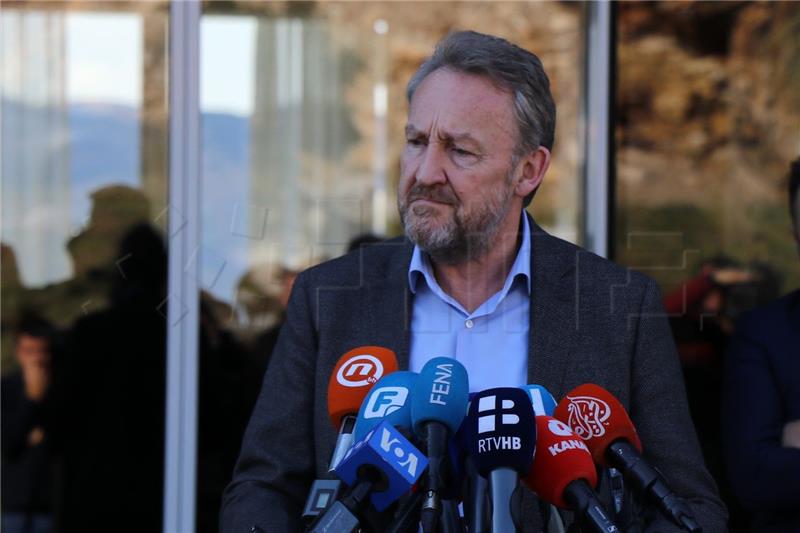 Izetbegović: It's still possible to delay polls and change election law