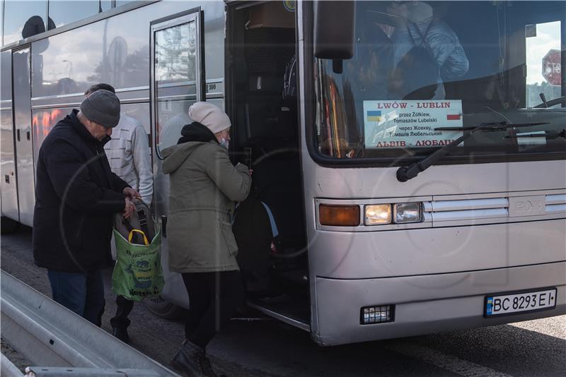 U Ukrajini 100.000 ljudi napustilo svoje domove, tisuće pobjegle u inozemstvo