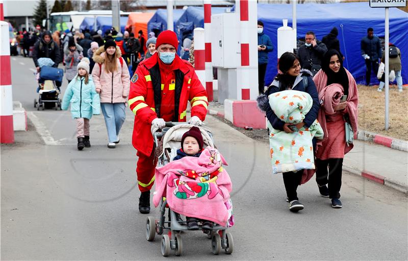 Brojne zemlje šalju Ukrajini vojnu i humanitarnu pomoć 