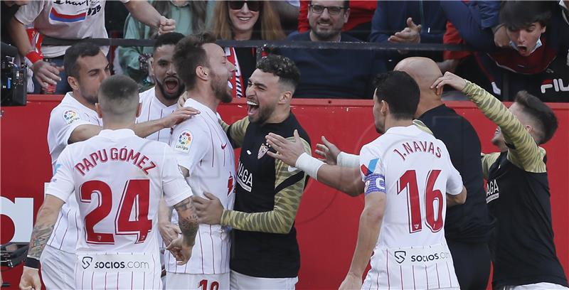 Španjolska: Sevilla - Betis 2-1, pogodak Rakitića