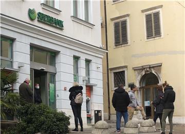 Sberbank d.d.: Povećan pritisak klijenata, surađujemo s regulatorima