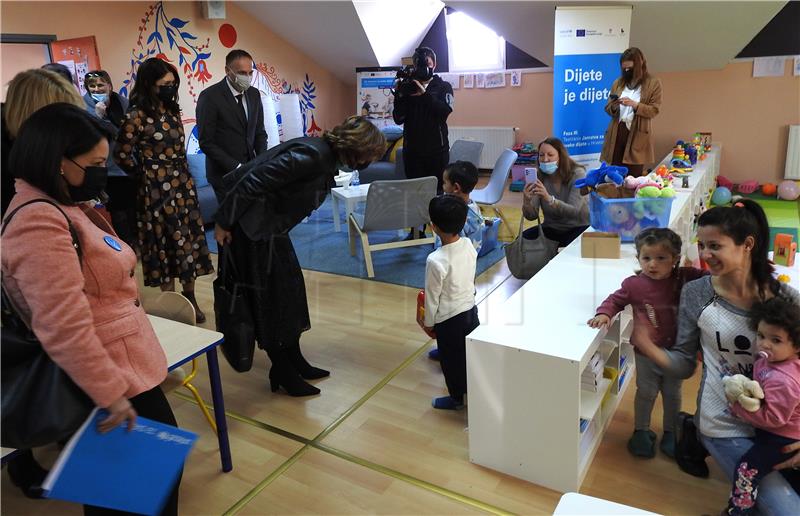 Svečano otvorenje UNICEF-ovog Centra igre i knjižnice igračaka u Kuršancu