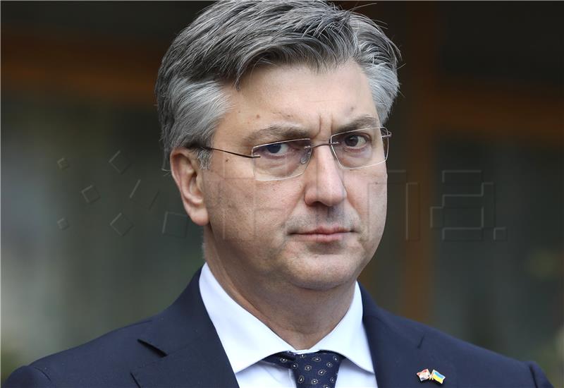 Premijer Plenković posjetio prihvatni centar za ukrajinske izbjeglice