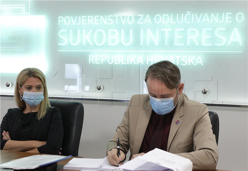 Conflict of Interest Commission launches proceedings against Minister Banožić