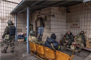 Ofenziva na Mariupolj, borbe u zapadnom dijelu grada