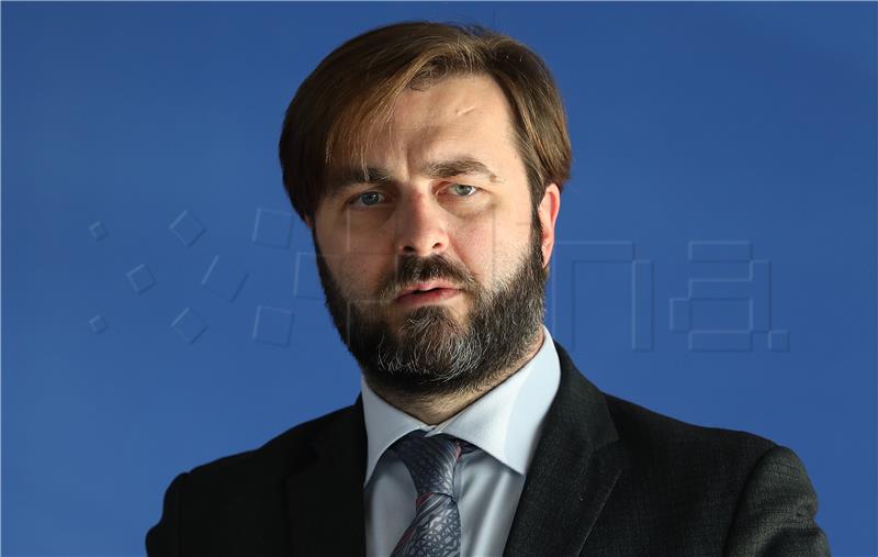 Ćorić: Vladine bi mjere trebale ublažiti cjenovni udar