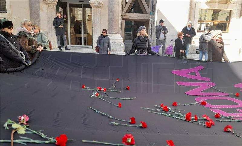 Splitske Domine u šetnji gradom solidarne sa žrtvama femicida