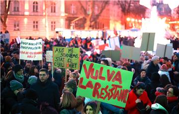 Zagreb: Prosvjedni marš "Noćni marš - 8. mart"