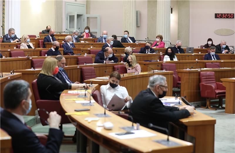 Croatian parliament adopts government report on situation in Ukraine