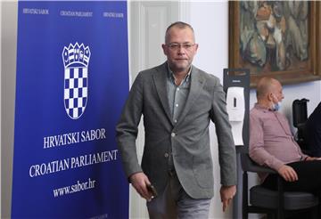 Hasanbegović nakon više mjeseci u Saboru