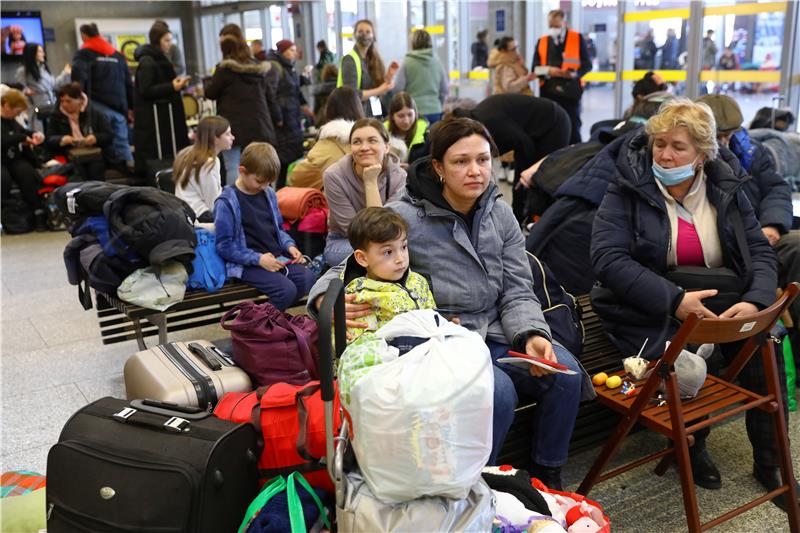 Iako je usporio priljev izbjeglica, istok Europe se muči s pronalaskom skloništa 