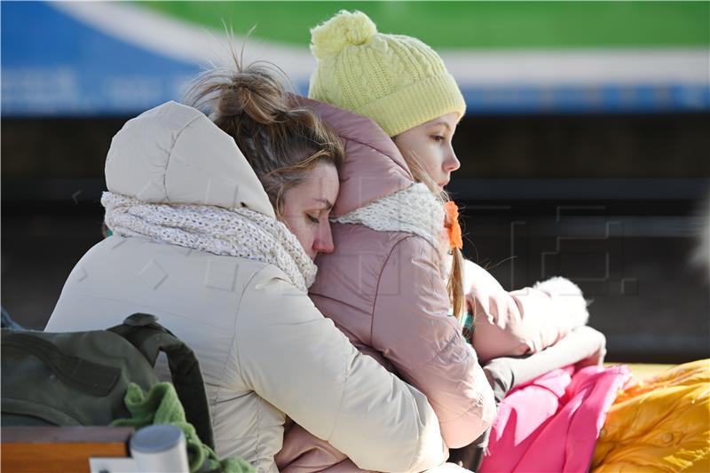 Život na granici: Przemysl je uhodana košnica izbjeglica i volontera