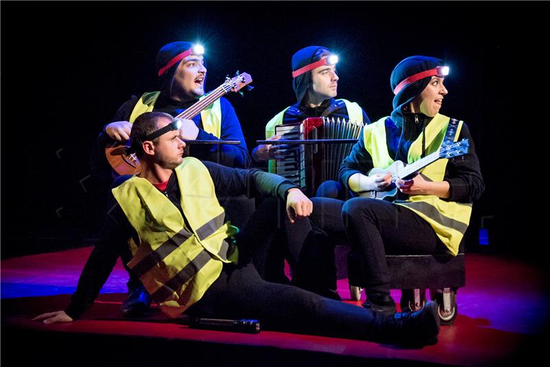 U Teatru Exit premijerno odigrana predstava "Realisti"