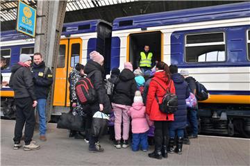 Izbjeglice na kolodvoru u Lavovu