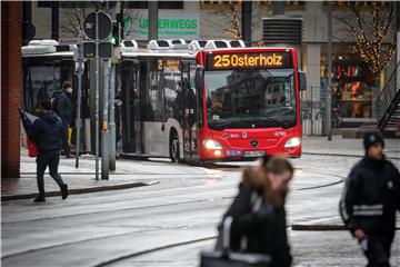 Njemačka usprkos rekordnim brojkama zaraženih krajem tjedna ukida mjere