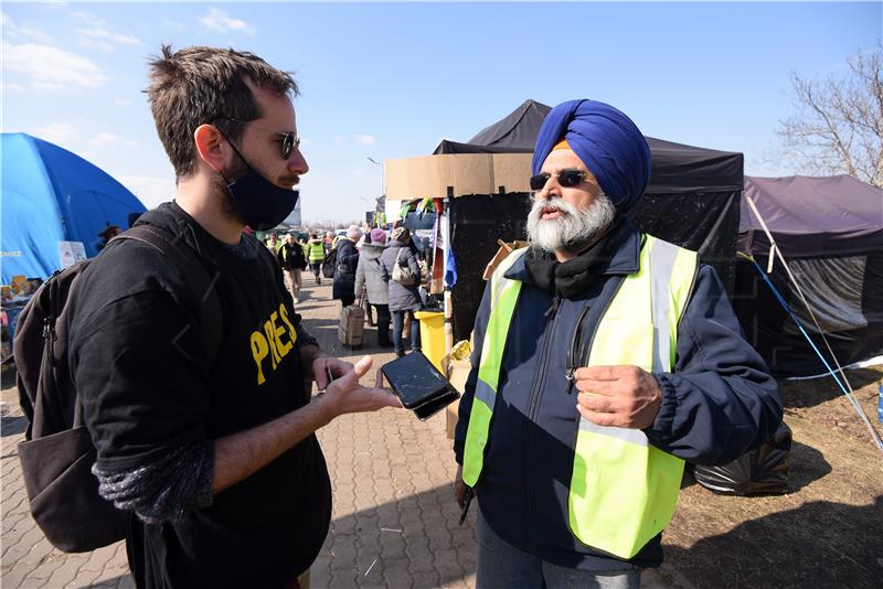 Jedinstvena ljudska rasa: Sikhi su prva pomoć ukrajinskim izbjeglicama u Poljskoj