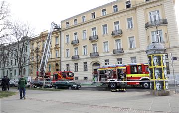 Lokaliziran požar u potkrovlju na Trgu kralja Tomislava