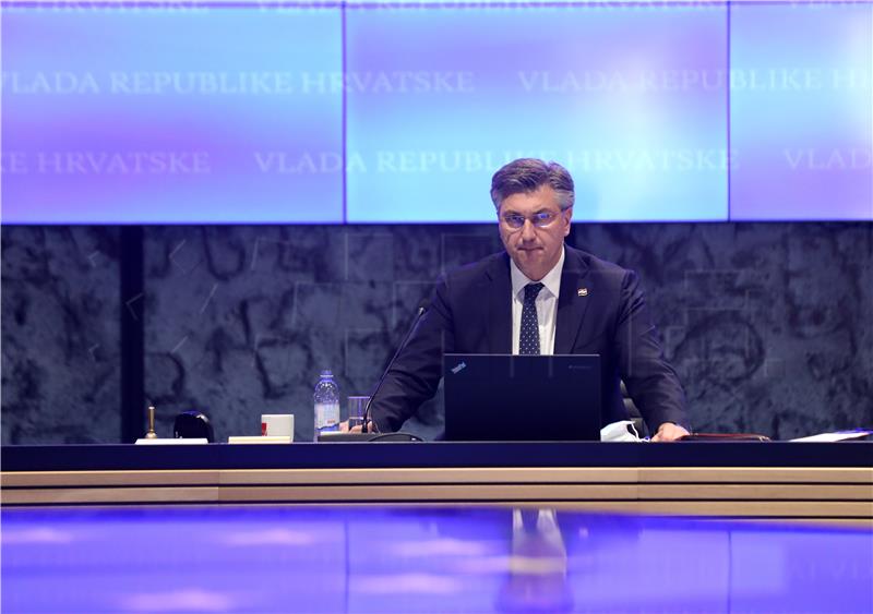 Plenković: Povećava se broj ljudi na okupljanjima, ukida samotestiranje djece