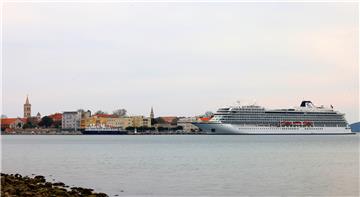  U Zadar stigao kruzer Viking star