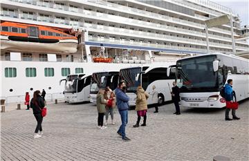  U Zadar stigao kruzer Viking star