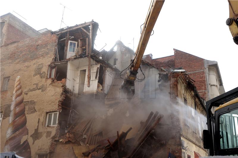 Zagreb: Početak rušenja zgrade oštećene u potresu na adresi Petrinjska ulica 25