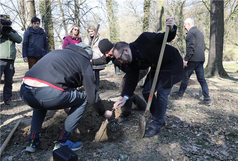 Povodom Dana šuma u parku Maksimir zasađeno 12 stabala