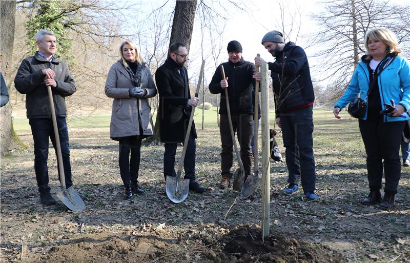 Povodom Dana šuma u parku Maksimir zasađeno 12 stabala