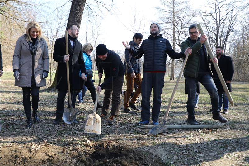 Povodom Dana šuma u parku Maksimir zasađeno 12 stabala