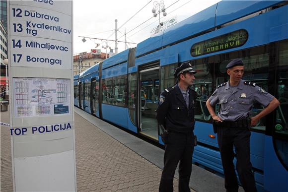 U Zagrebu tramvaj naletio na pješakinju