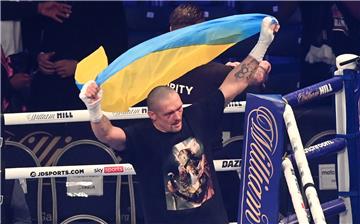 Boks: Usyk napustio Ukrajinu