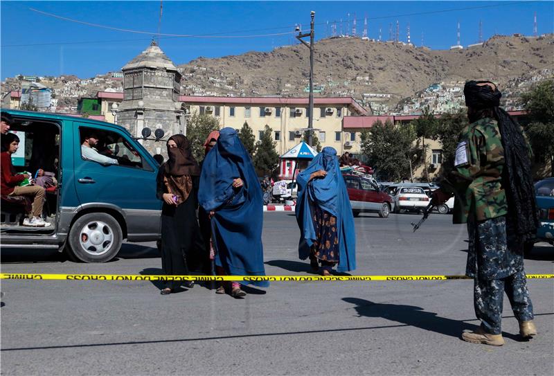 Afganistan: Ženama bez muške pratnje talibani zabranili putovanja zrakoplovima 