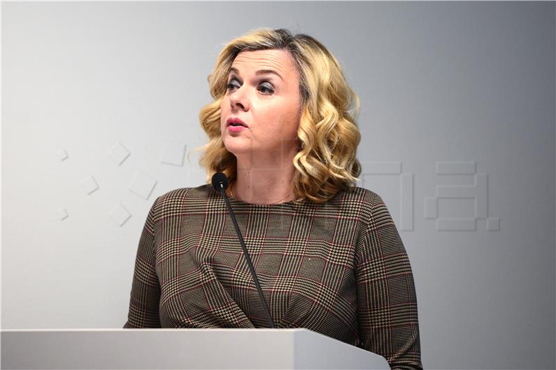 Varhelyi: EU pretpristupnu pomoć BiH upućuje kao jedinstvenoj zemlji, a ne entitetima