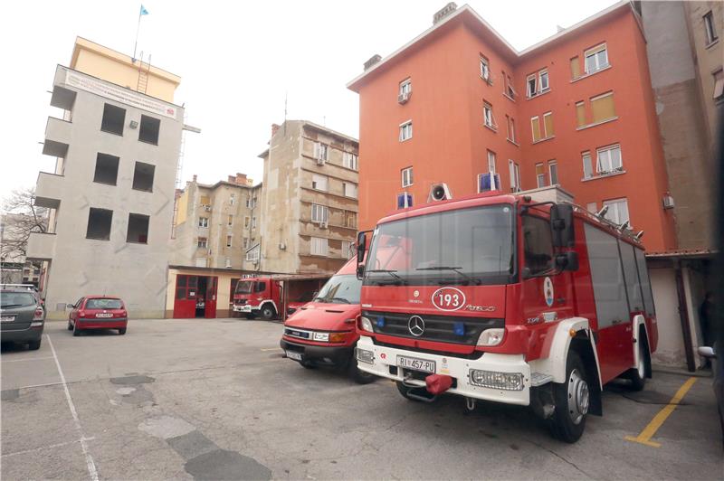 Rijeka: Vatrogasci potpisali novi kolektivni ugovor, prekidaju štrajk