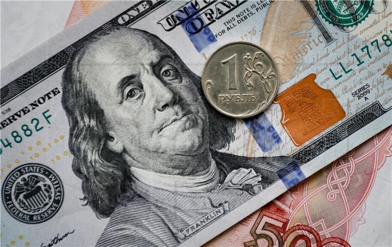 RUSSIA ECONOMY CURRENCY RUBLE