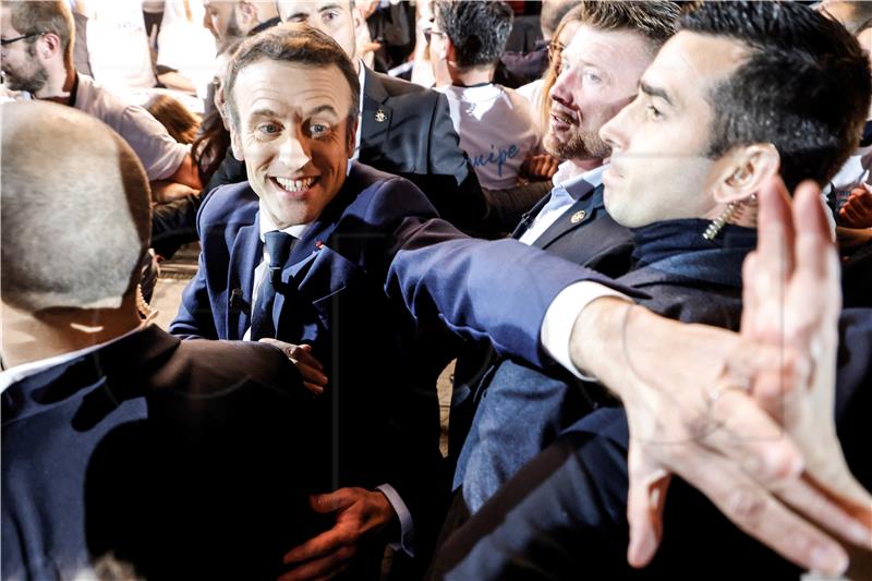 Macron obećao više socijalne pravde, upozorio na opasna lažna obećanja